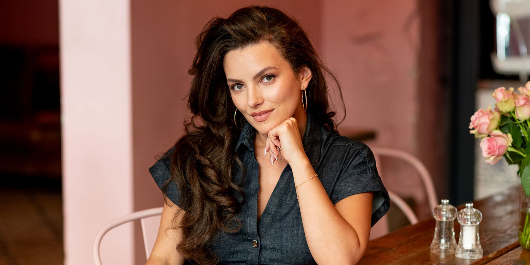 Leoni Lencinas - Geschaeftsfuehrerin vom Cafe Anevereverendinglovestory